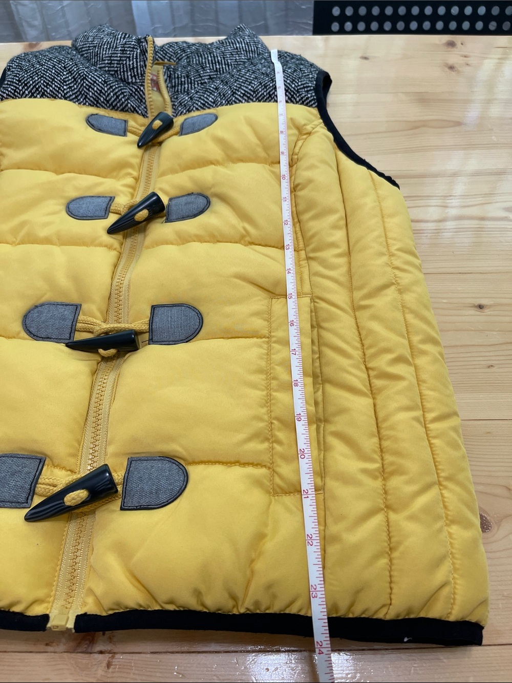 Ruff Hewn Yellow Quilted Puffer Vest Tweed Toggle Accents Size M - Picture 8 of 16